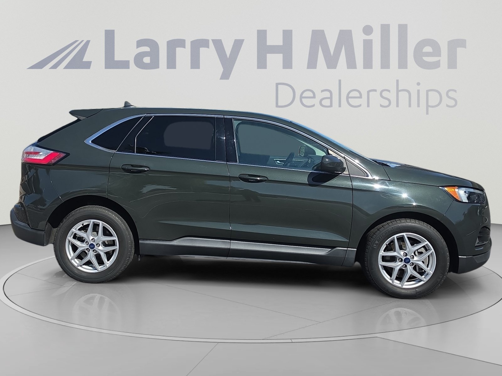 Used 2022 Ford Edge SEL AWD/4WD image 6
