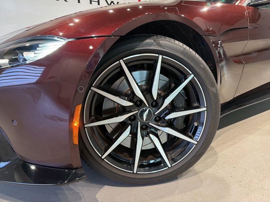 Used 2020 Aston Martin V8 Vantage Coupe image 10