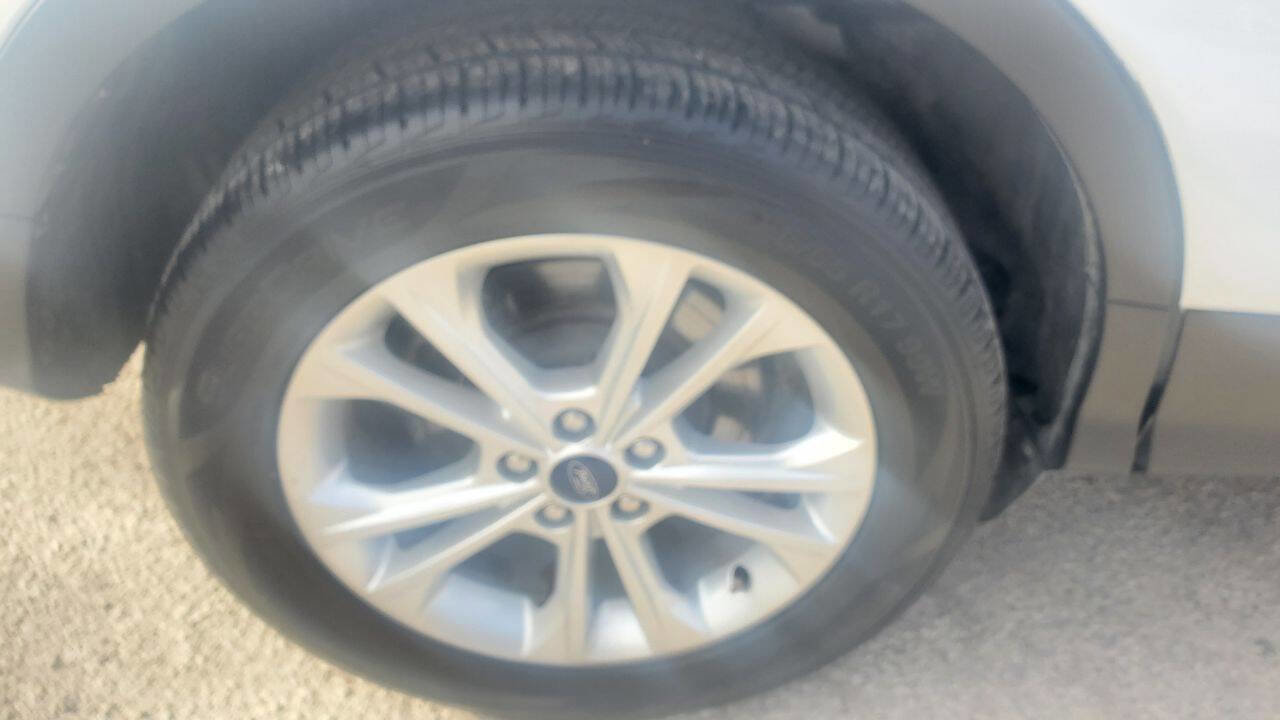 Used 2017 Ford Escape SE FWD image 27