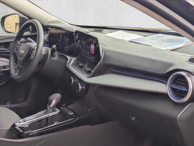 Used 2025 Chevrolet Trax LT image 19