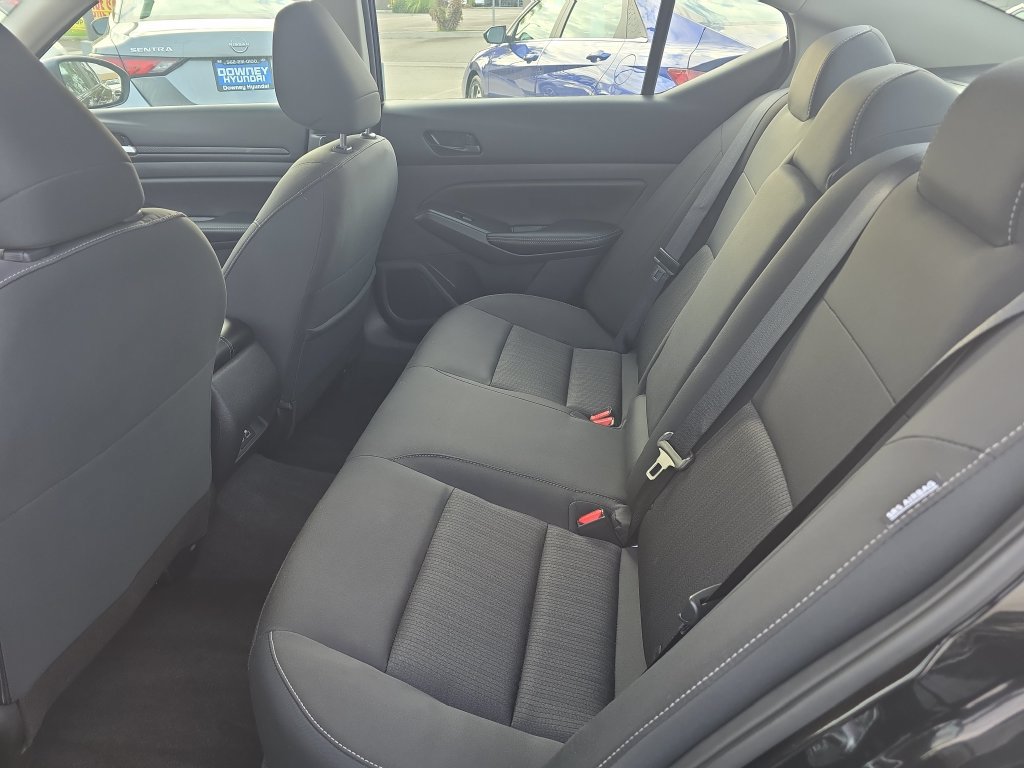 Used 2025 Nissan Altima 2.5 SV FWD image 22