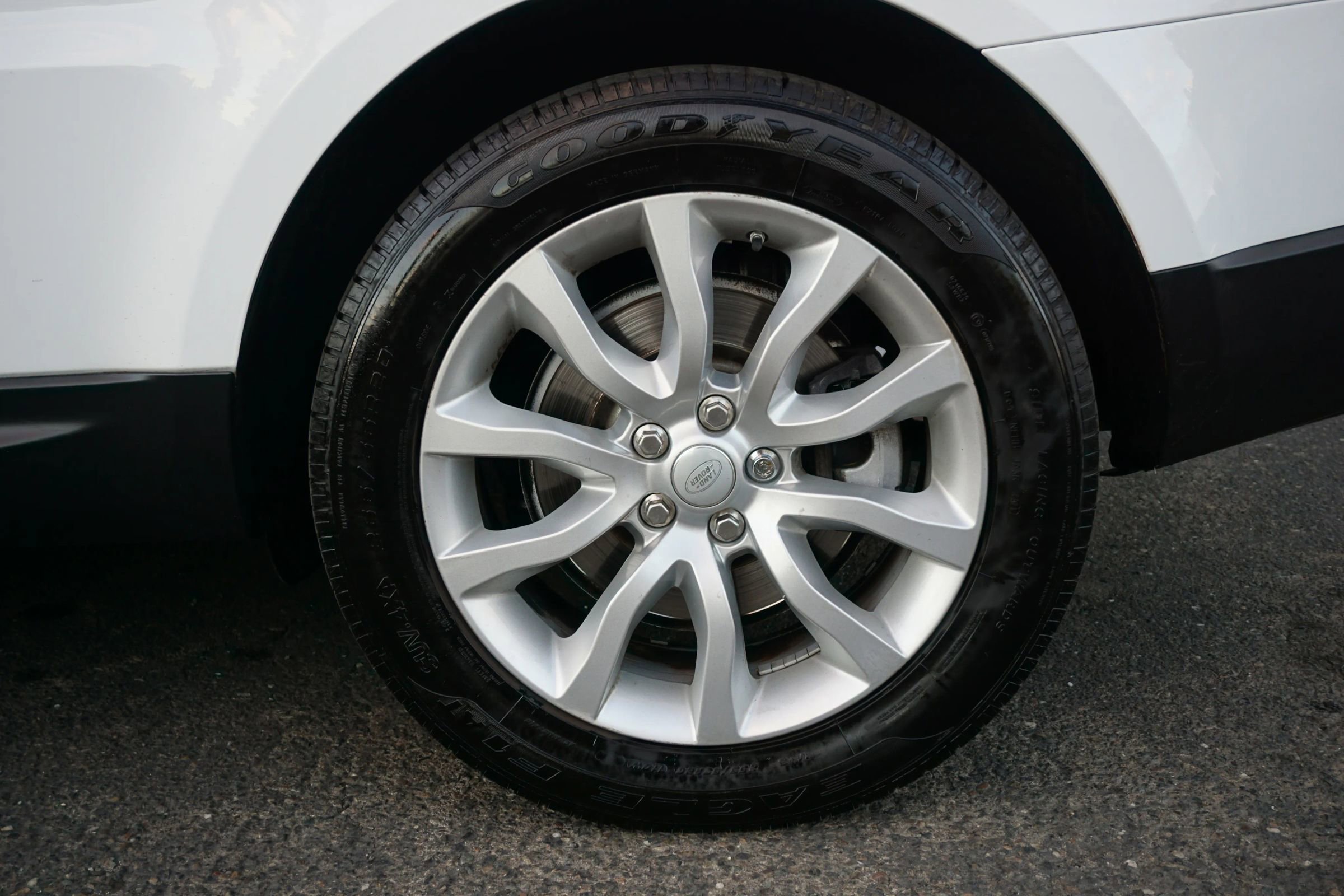 Used 2017 Land Rover Range Rover Sport HSE image 27