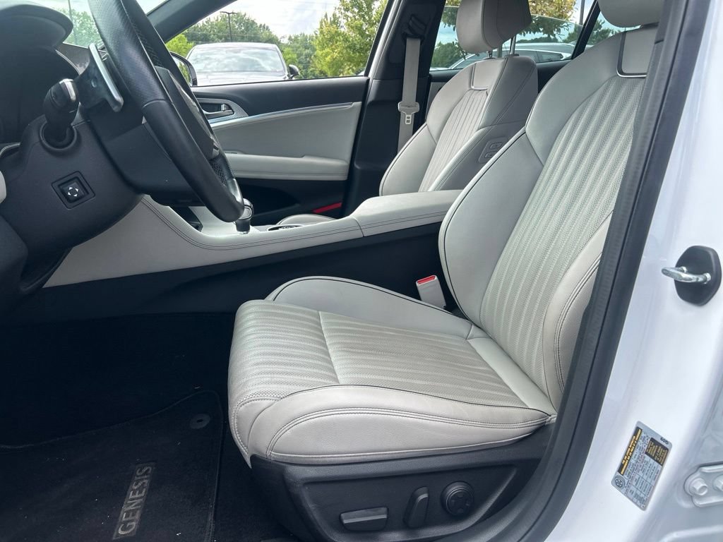 Used 2023 Genesis G70 2.0T w/ Sport Prestige Package AWD/4WD image 10