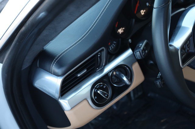 Used 2017 Porsche 911 Carrera RWD image 27