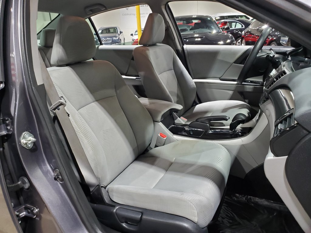 Used 2017 Honda Accord LX image 13