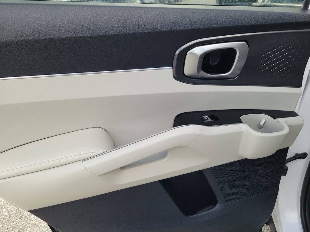 Used 2023 Kia Sorento S image 18