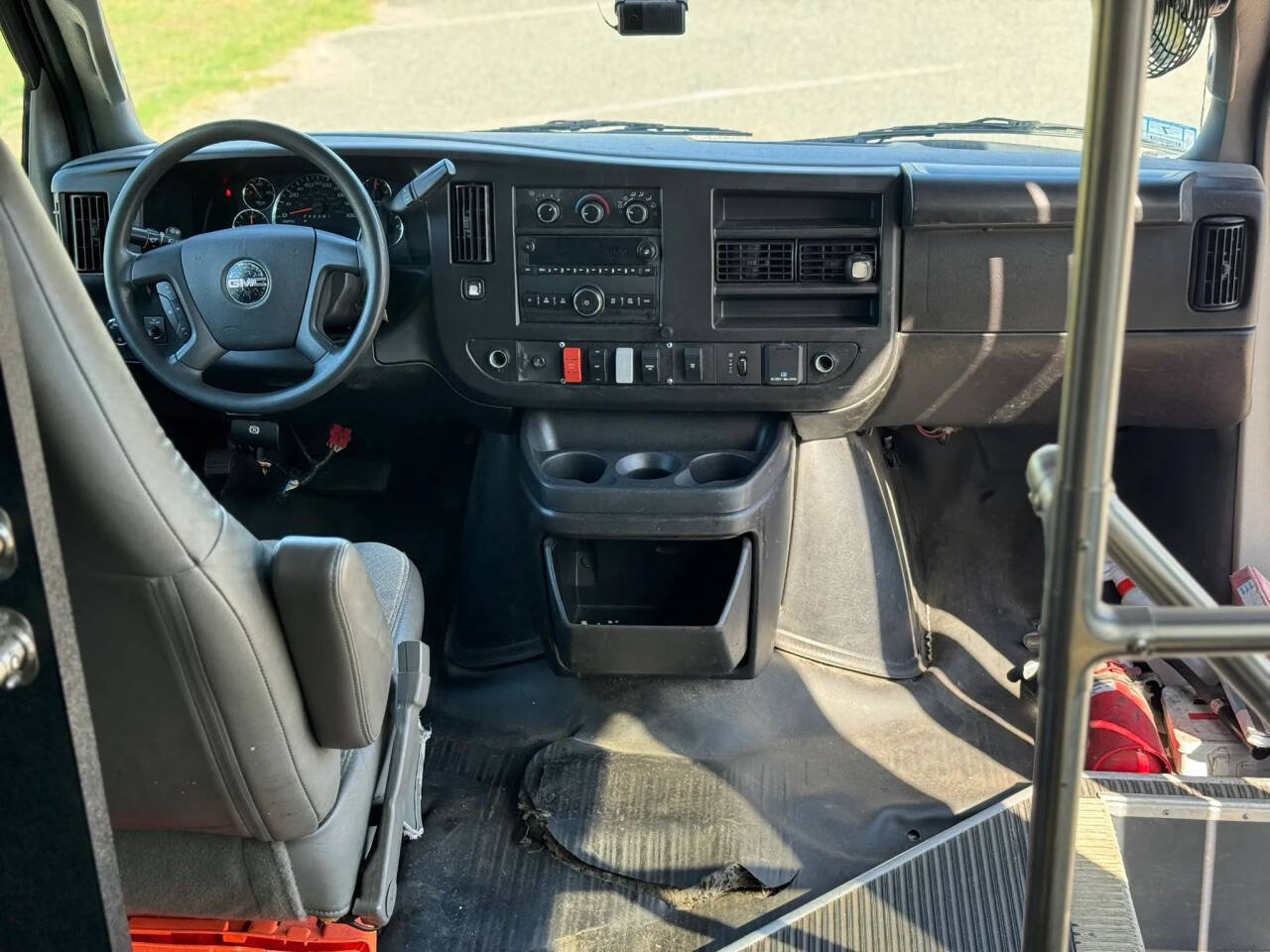 Used 2023 GMC Savana 3500 w/ Shuttle Bus Package RWD image 16