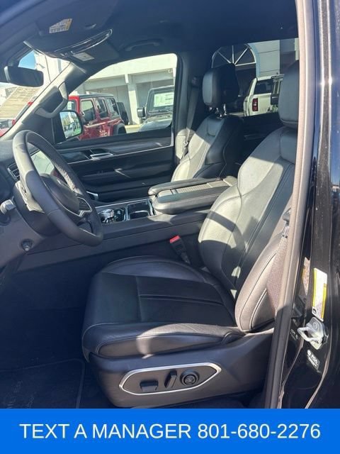 Used 2023 Jeep Wagoneer Series II w/ Mopar Step-Up Package AWD/4WD image 10