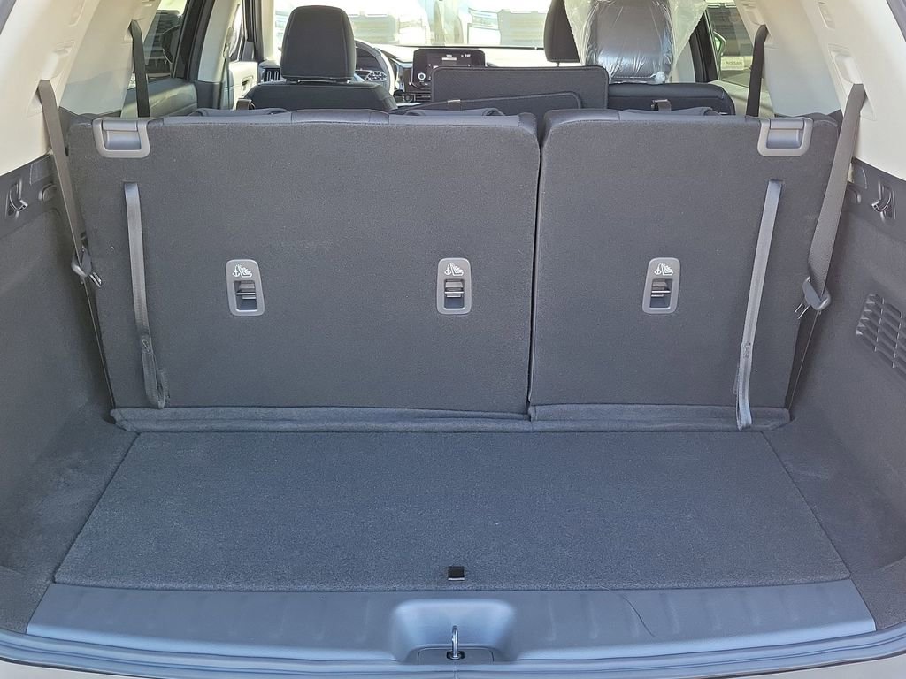 New 2025 Nissan Pathfinder SV image 15