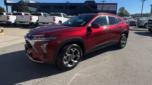 Used 2025 Chevrolet Trax LT w/ LT Convenience Package image 6