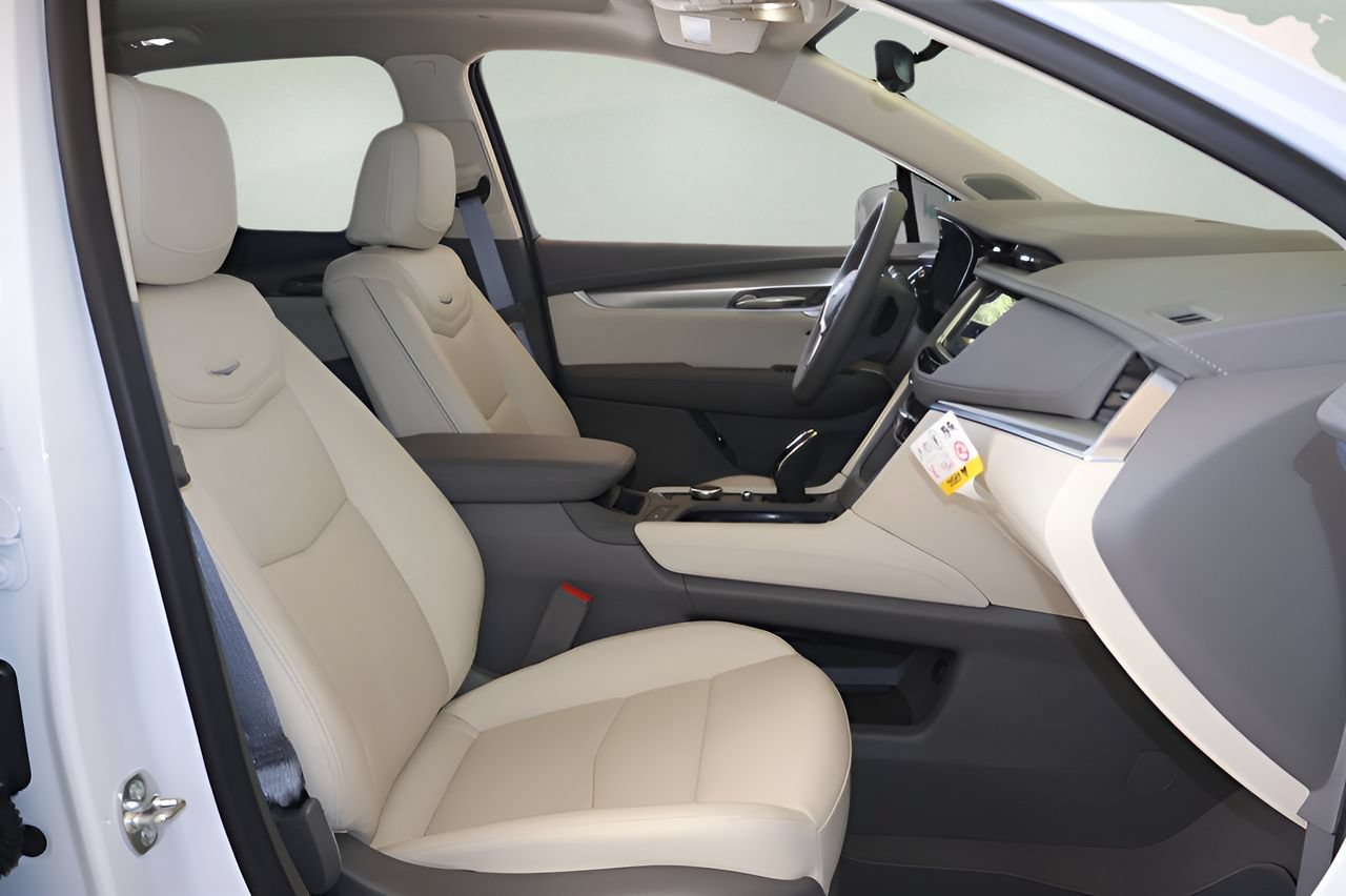 New 2026 Cadillac XT5 Premium Luxury w/ Driver Assist Package AWD/4WD image 17