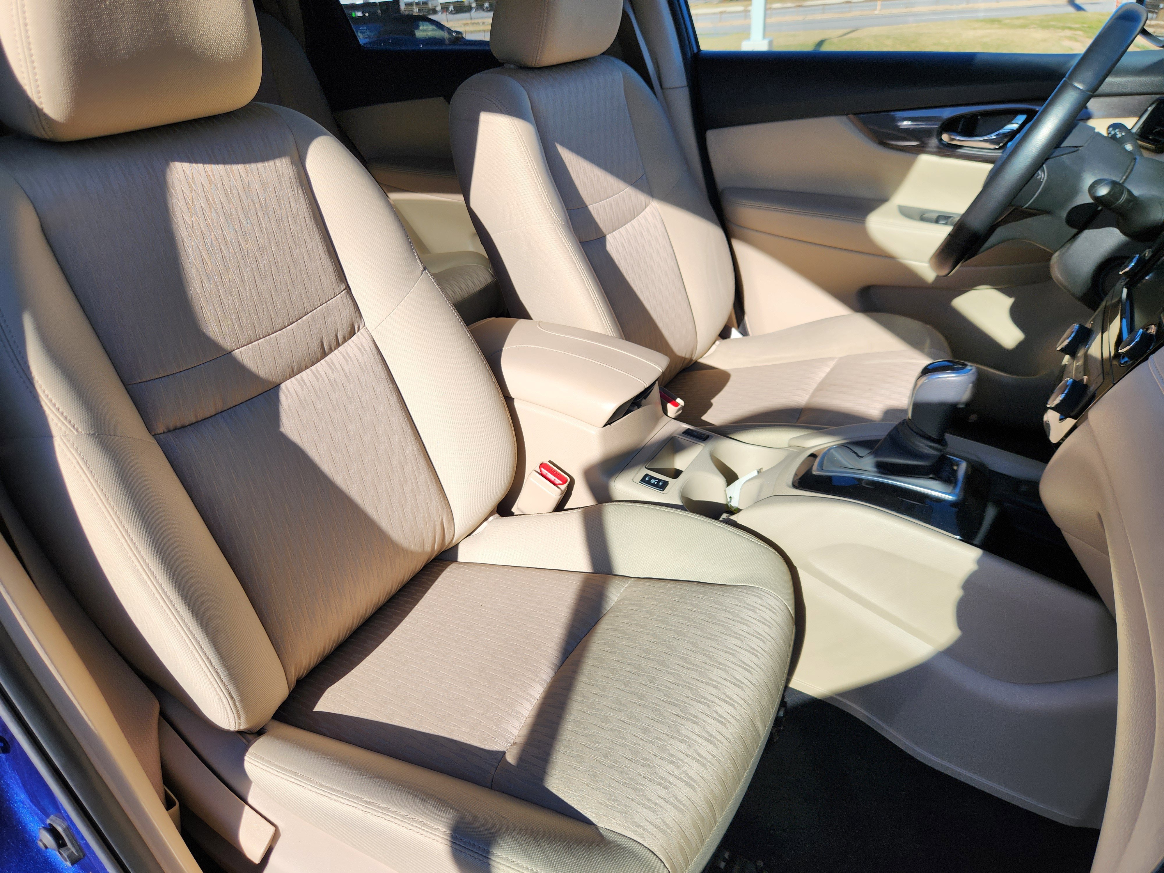 Used 2019 Nissan Rogue SV w/ Premium Package image 15