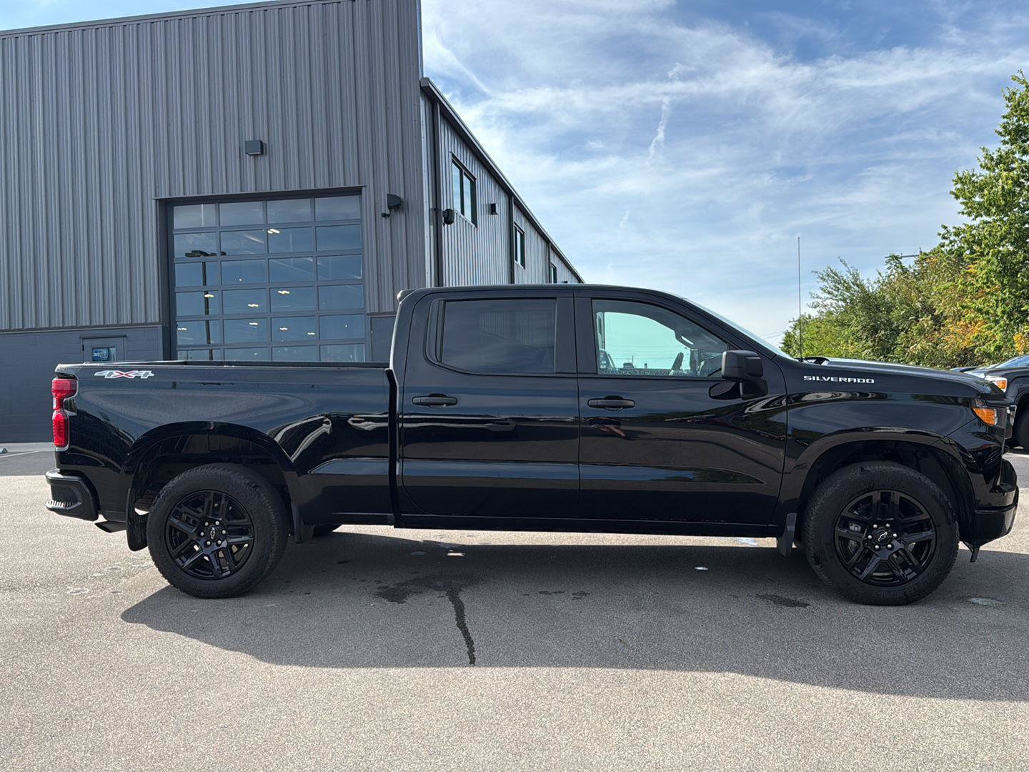 Used 2024 Chevrolet Silverado 1500 Custom AWD/4WD image 2
