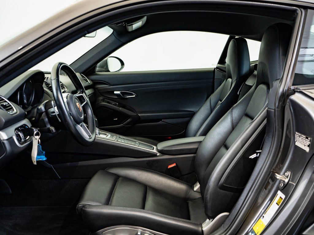 Used 2018 Porsche 718 Cayman S image 4