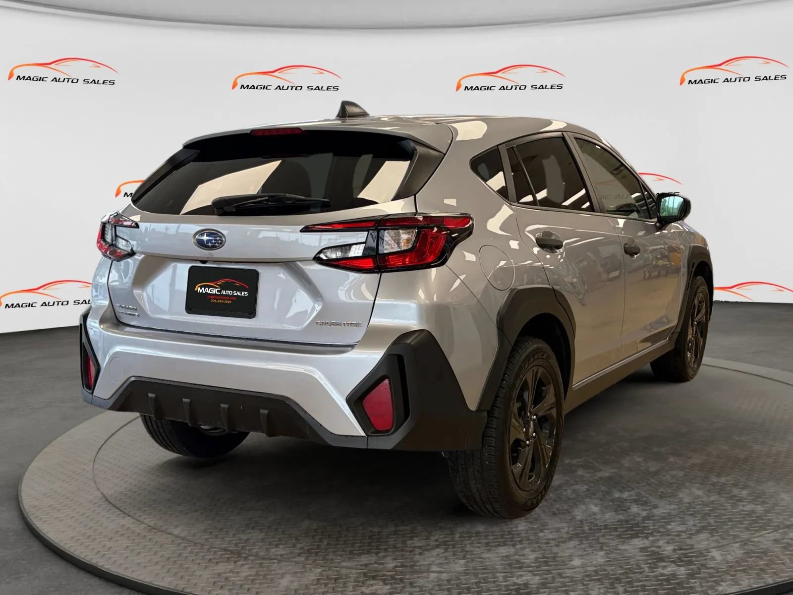 Used 2024 Subaru Crosstrek 2.0i AWD/4WD image 10