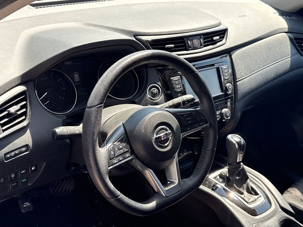 Used 2019 Nissan Rogue SV image 9