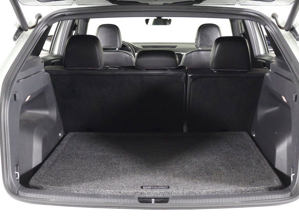 Used 2022 Volkswagen Atlas Cross Sport SE image 18