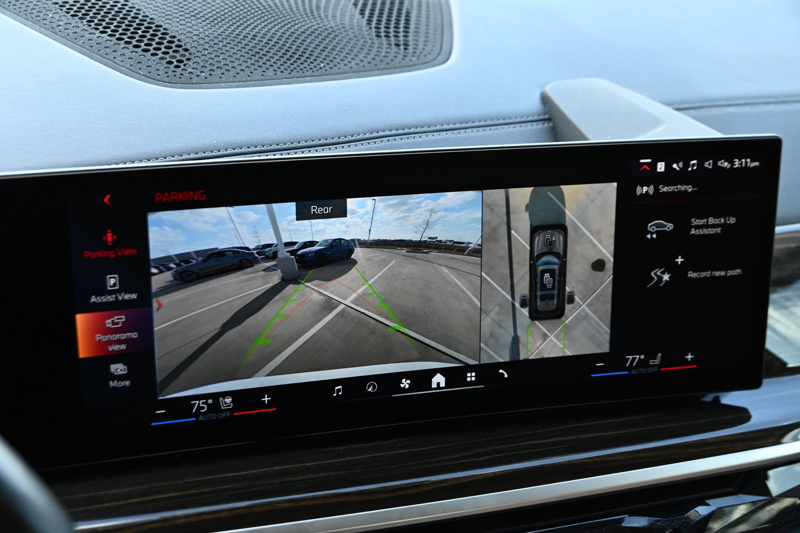 Certified 2024 BMW X7 xDrive40i w/ Premium Package image 16