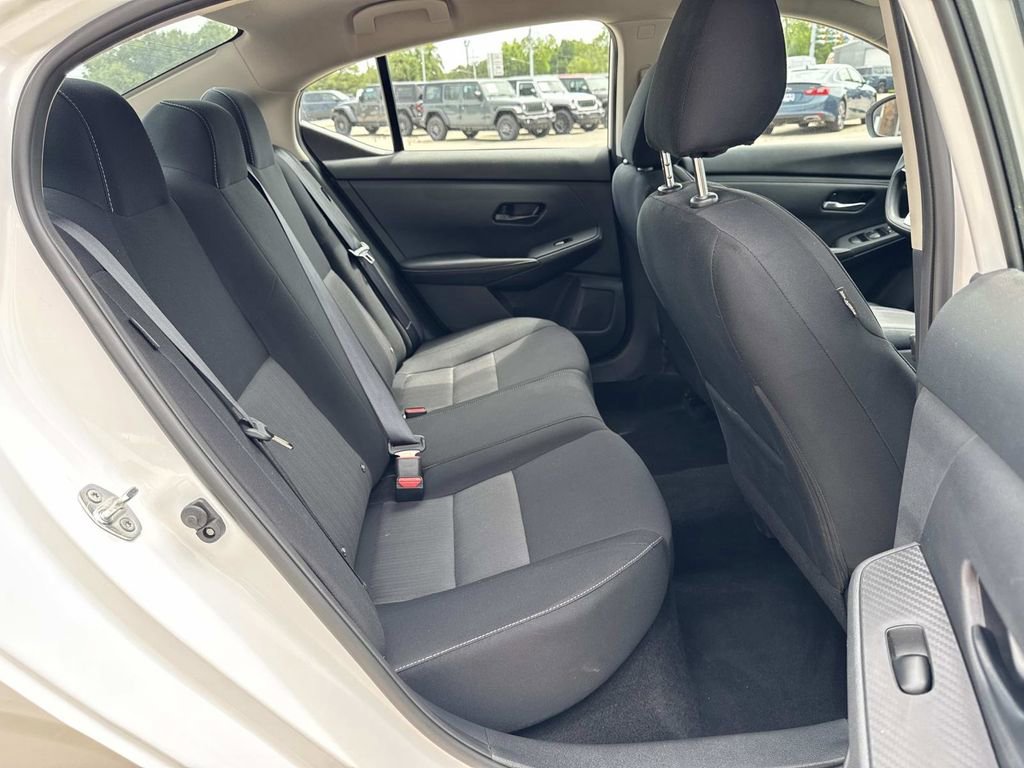 Used 2025 Nissan Sentra SV FWD image 19