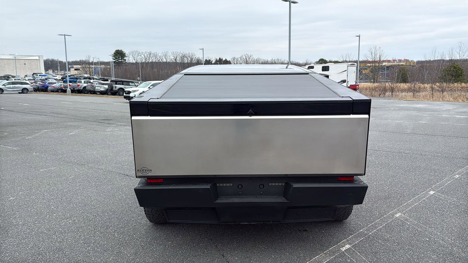 Used 2024 Tesla Cybertruck AWD Crew Cab image 8