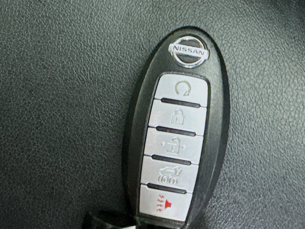 Used 2013 Nissan Pathfinder SL FWD image 39