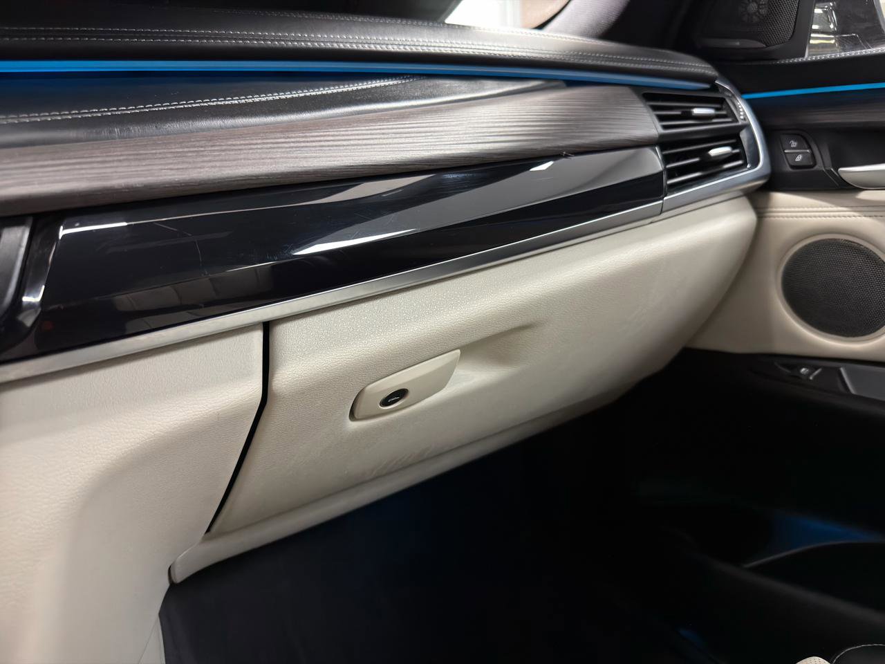 Used 2018 BMW X6 w/ Sports Activity Package image 24