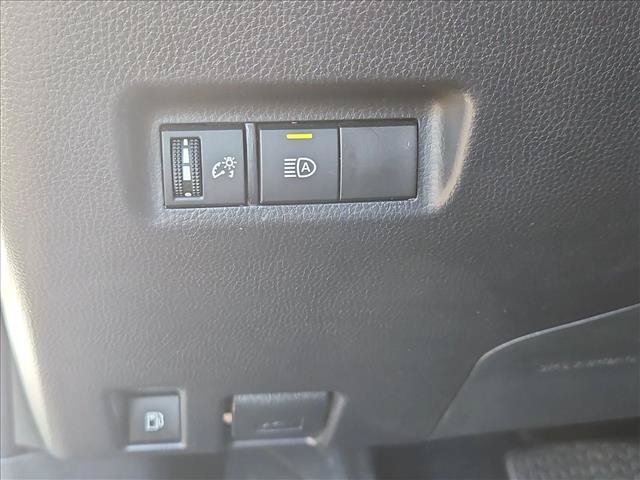 Used 2025 Toyota RAV4 XLE AWD/4WD image 16