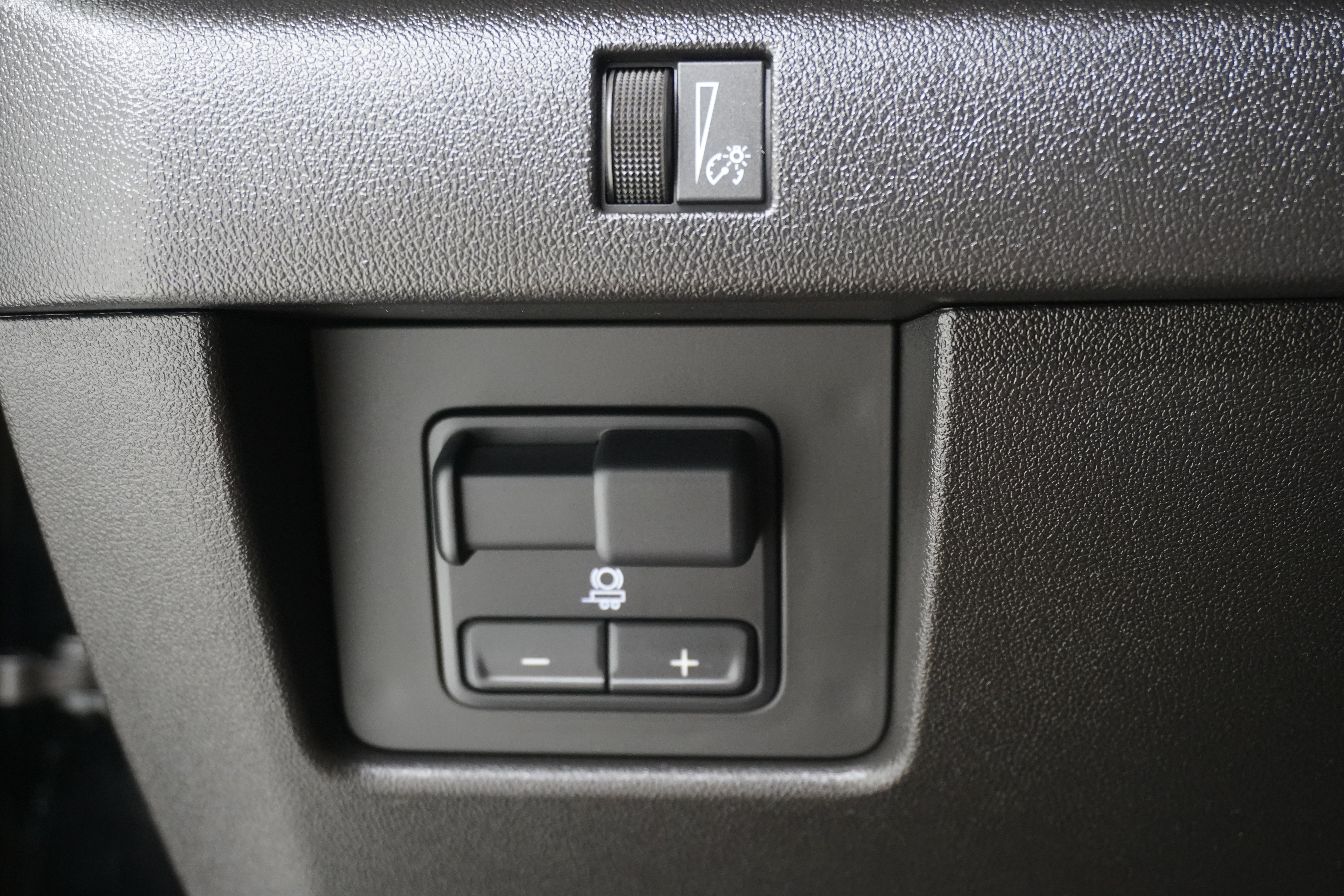 Used 2024 Chevrolet Colorado Trail Boss w/ Advanced Trailering Package AWD/4WD image 21