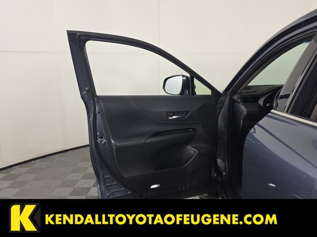 Used 2024 Toyota Venza LE AWD/4WD image 20