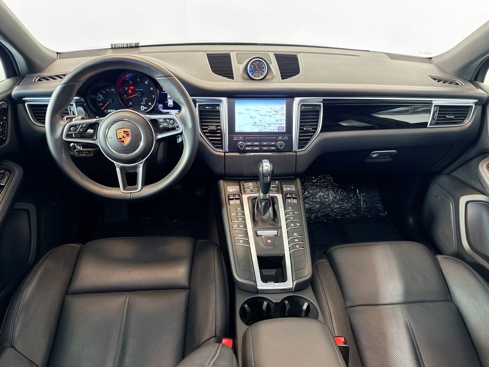 Used 2018 Porsche Macan w/ Premium Package Plus AWD/4WD image 21