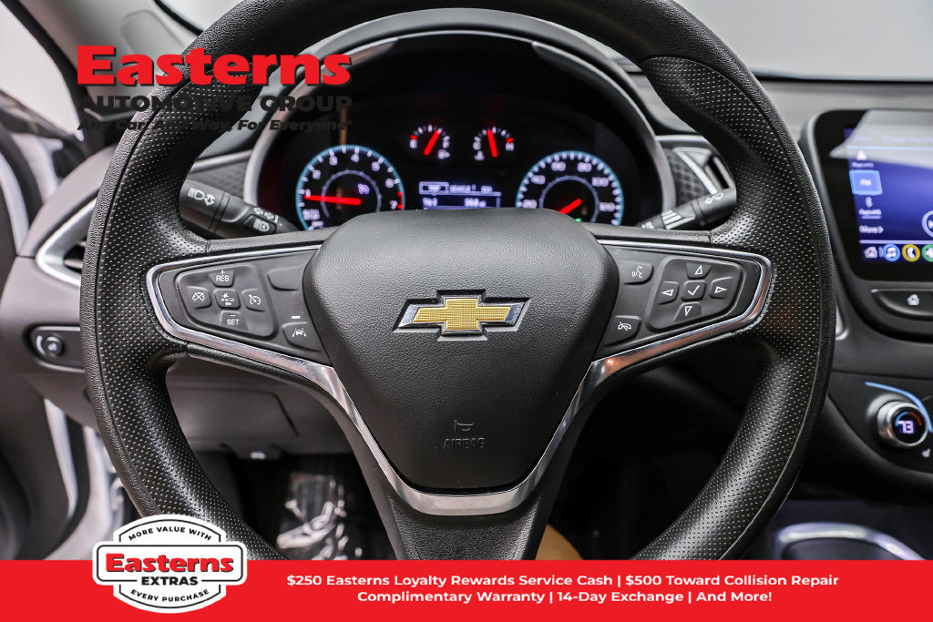 Used 2025 Chevrolet Malibu LT FWD image 11