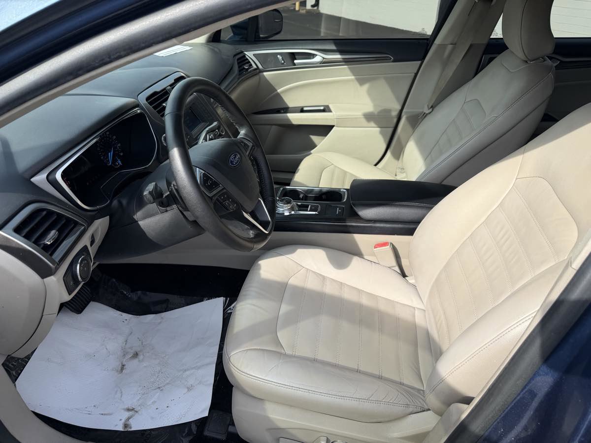 Used 2018 Ford Fusion SE FWD image 10