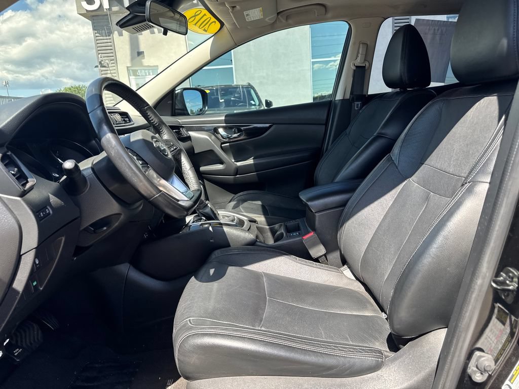Used 2018 Nissan Rogue Sport SL w/ SL Premium Package FWD image 9