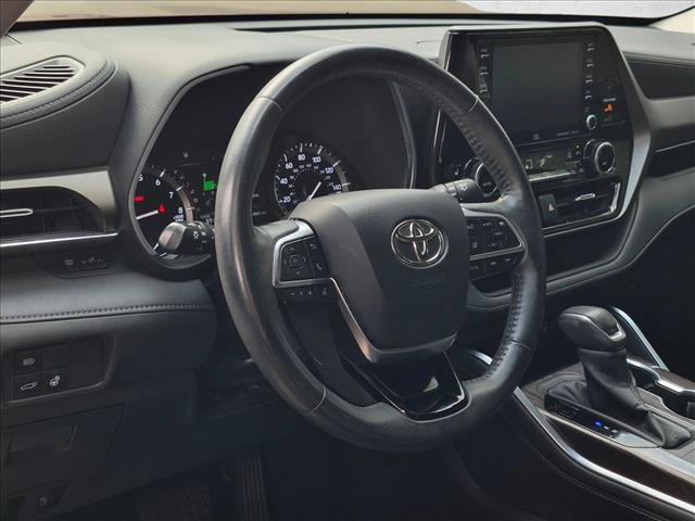 Used 2020 Toyota Highlander Limited FWD image 10