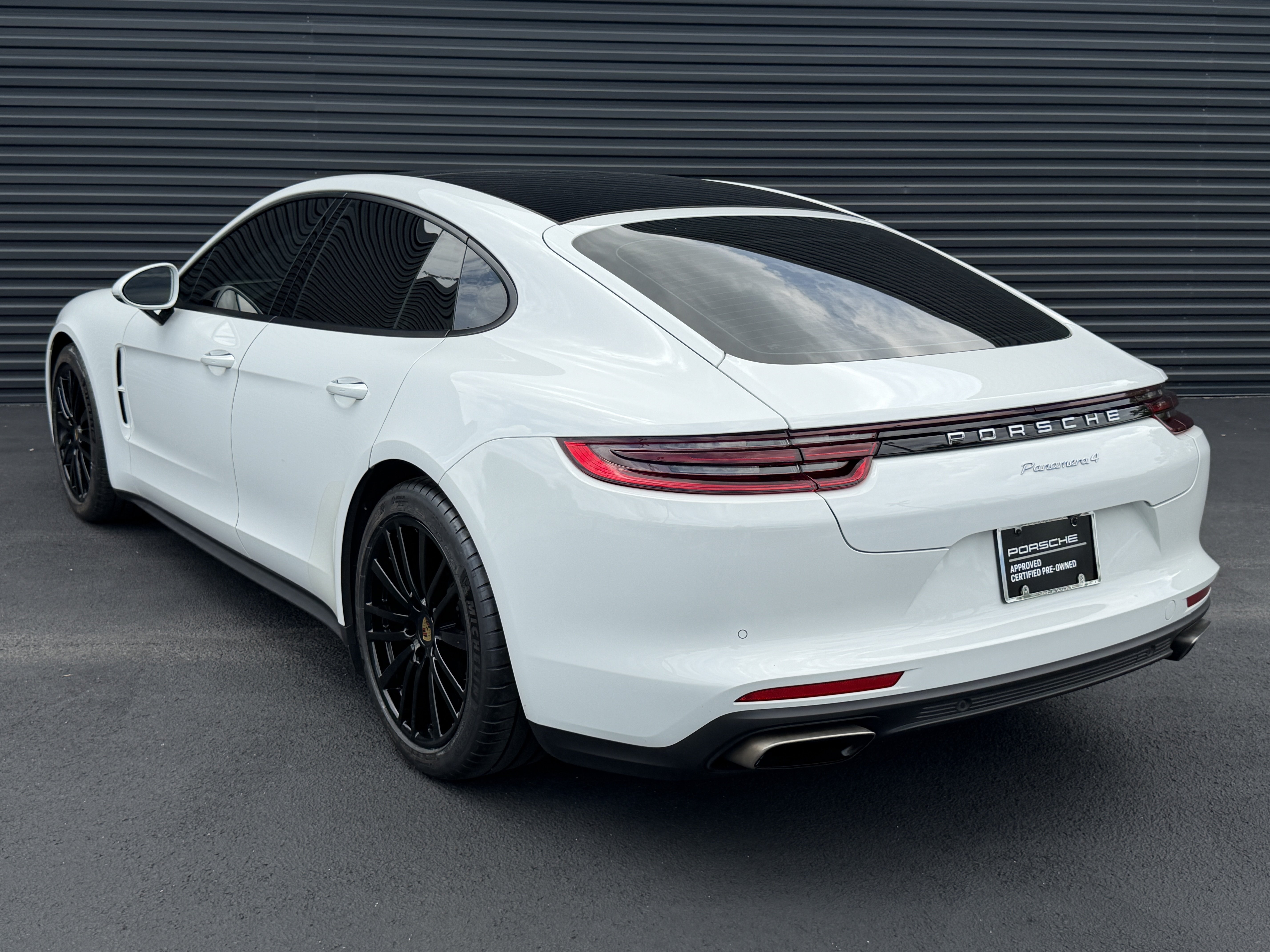 Certified 2018 Porsche Panamera 4 AWD/4WD image 3