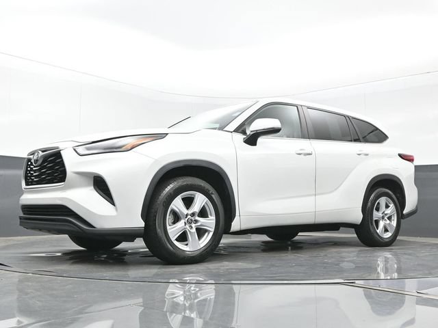 Used 2023 Toyota Highlander L FWD image 23