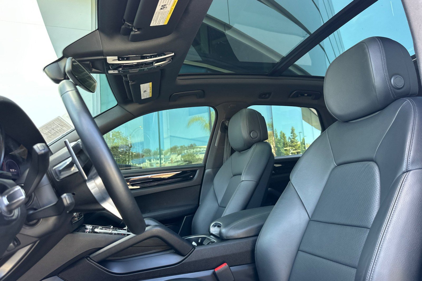 Certified 2023 Porsche Cayenne AWD/4WD image 5