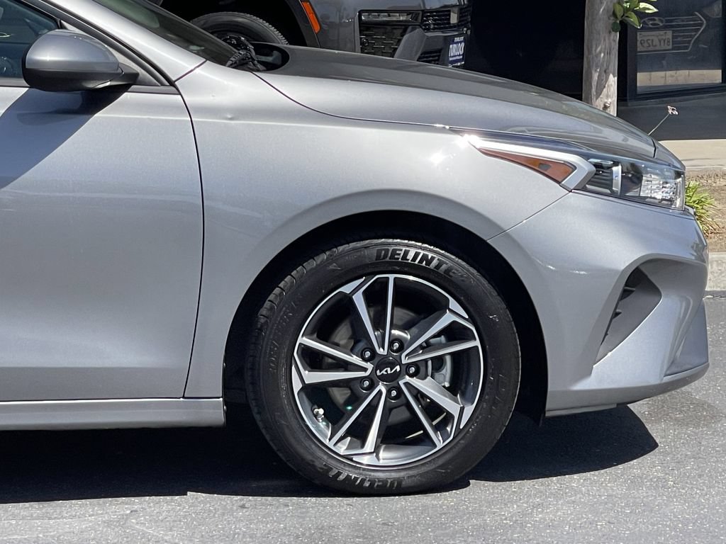Used 2022 Kia Forte LXS FWD image 4