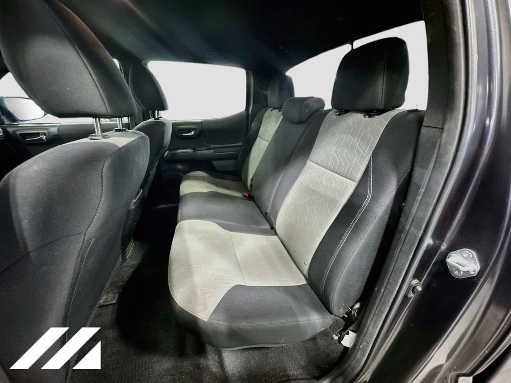 Used 2022 Toyota Tacoma TRD Off-Road w/ Technology Package AWD/4WD image 24