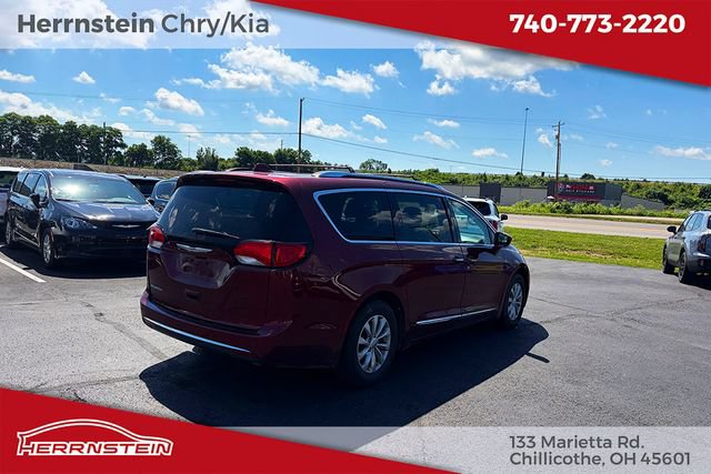Used 2019 Chrysler Pacifica Touring-L FWD image 24
