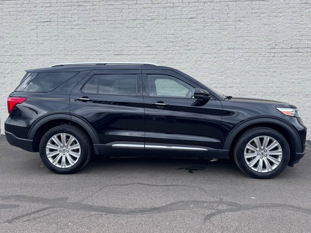 Certified 2022 Ford Explorer Limited w/ Equipment Group 301A image 7