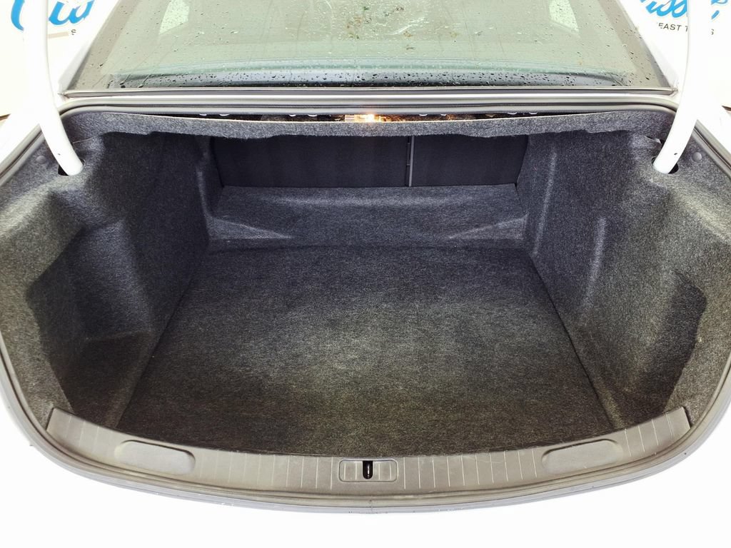 Used 2018 Chevrolet Impala LT FWD image 11