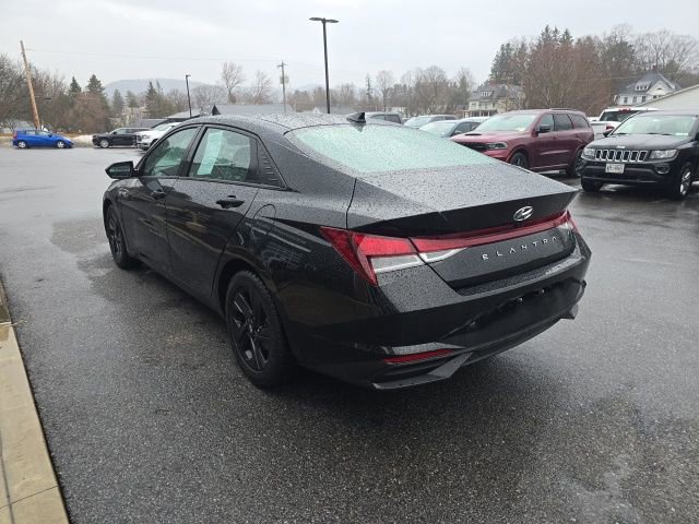 Used 2022 Hyundai Elantra SEL FWD image 4