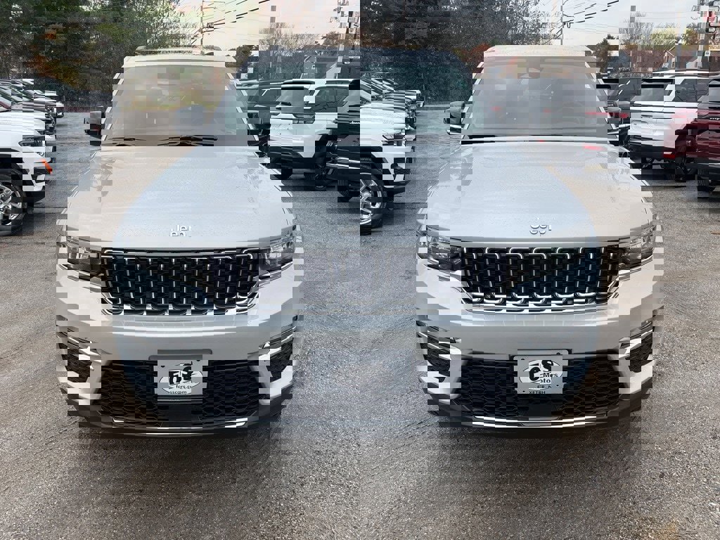 New 2025 Jeep Grand Cherokee Limited image 2