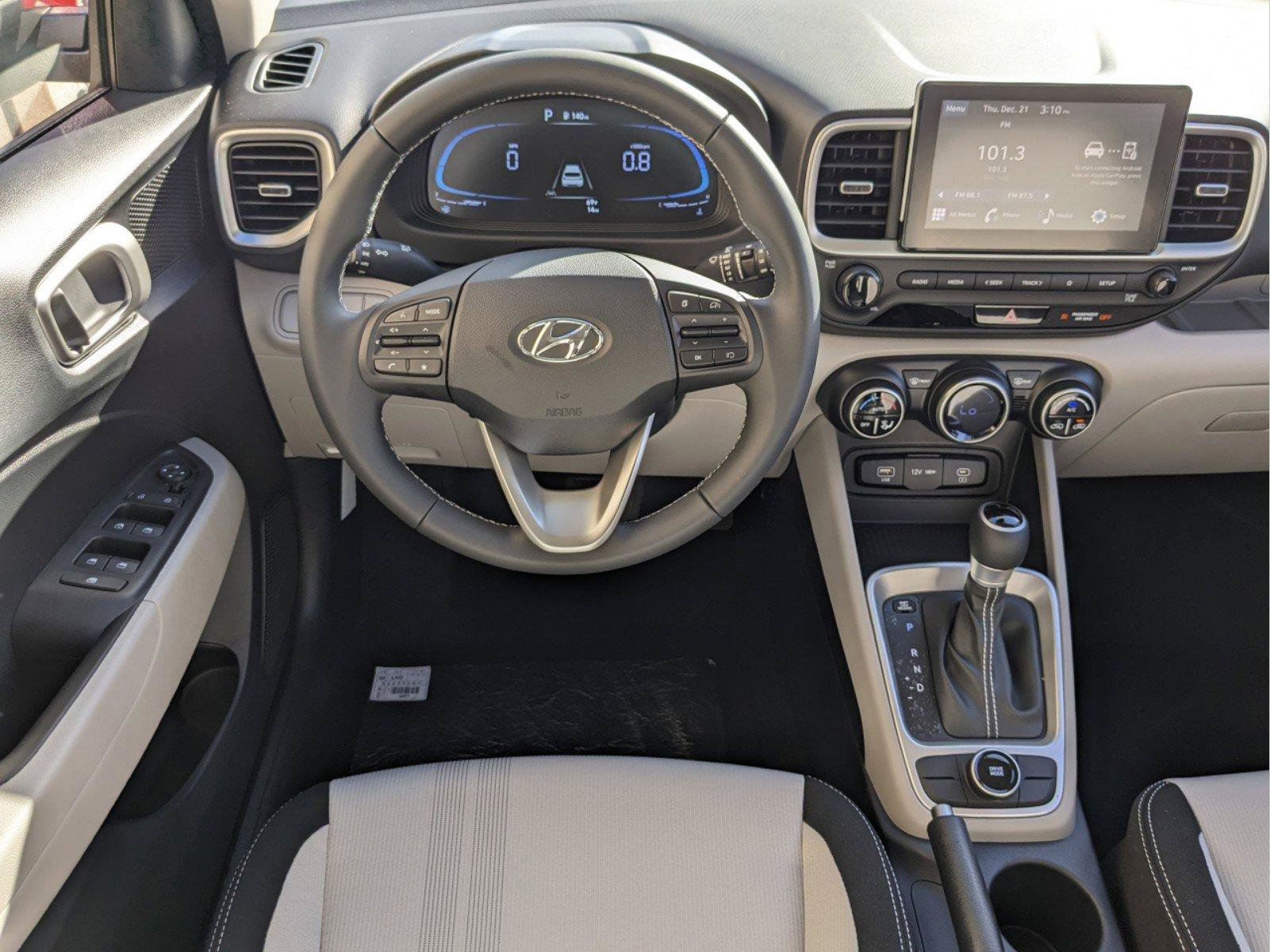 New 2025 Hyundai Venue SEL FWD image 18