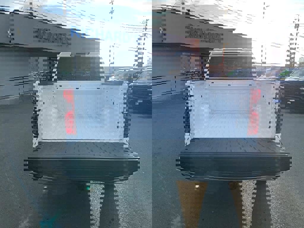 Used 2025 Chevrolet Silverado 1500 LT w/ Convenience Package II image 15