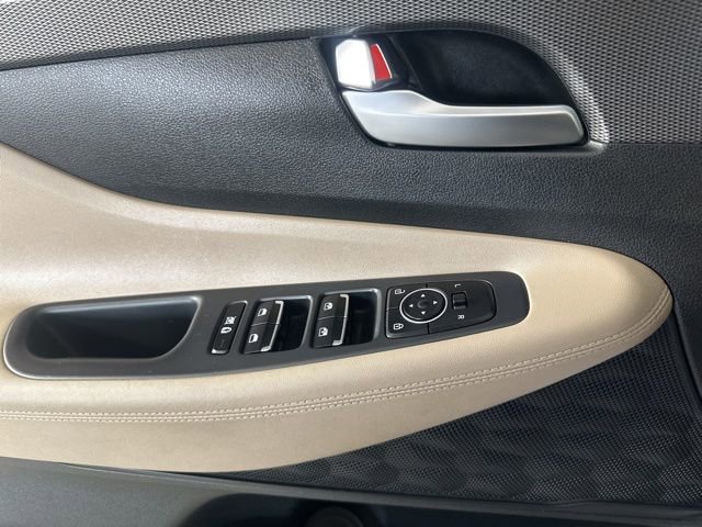 Used 2019 Hyundai Santa Fe SEL w/ Cargo Package image 17