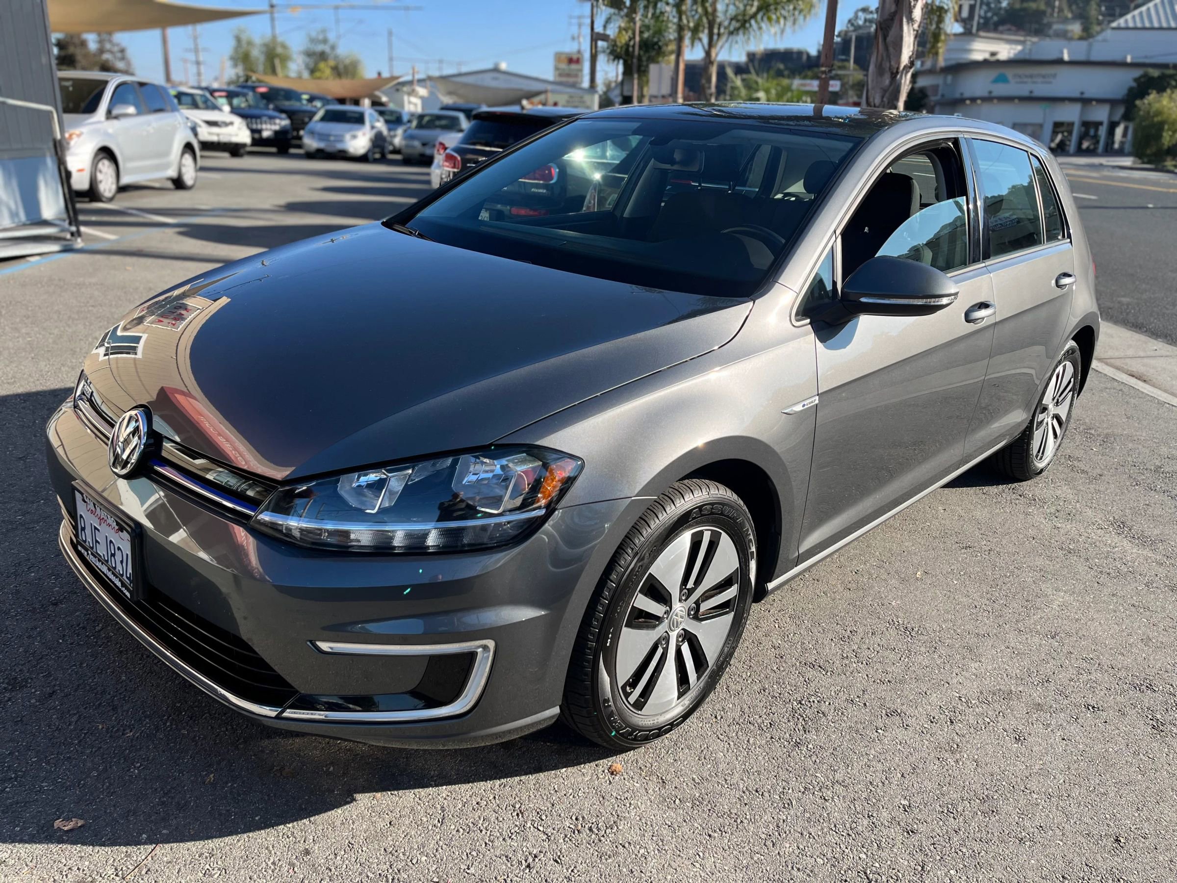 Used 2019 Volkswagen e-Golf SE w/ Driver Assistance Package
