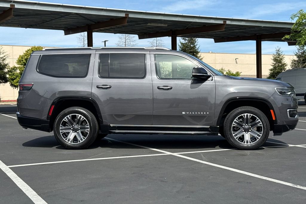 Used 2024 Jeep Wagoneer Series II w/ Flexible Seating Group image 8