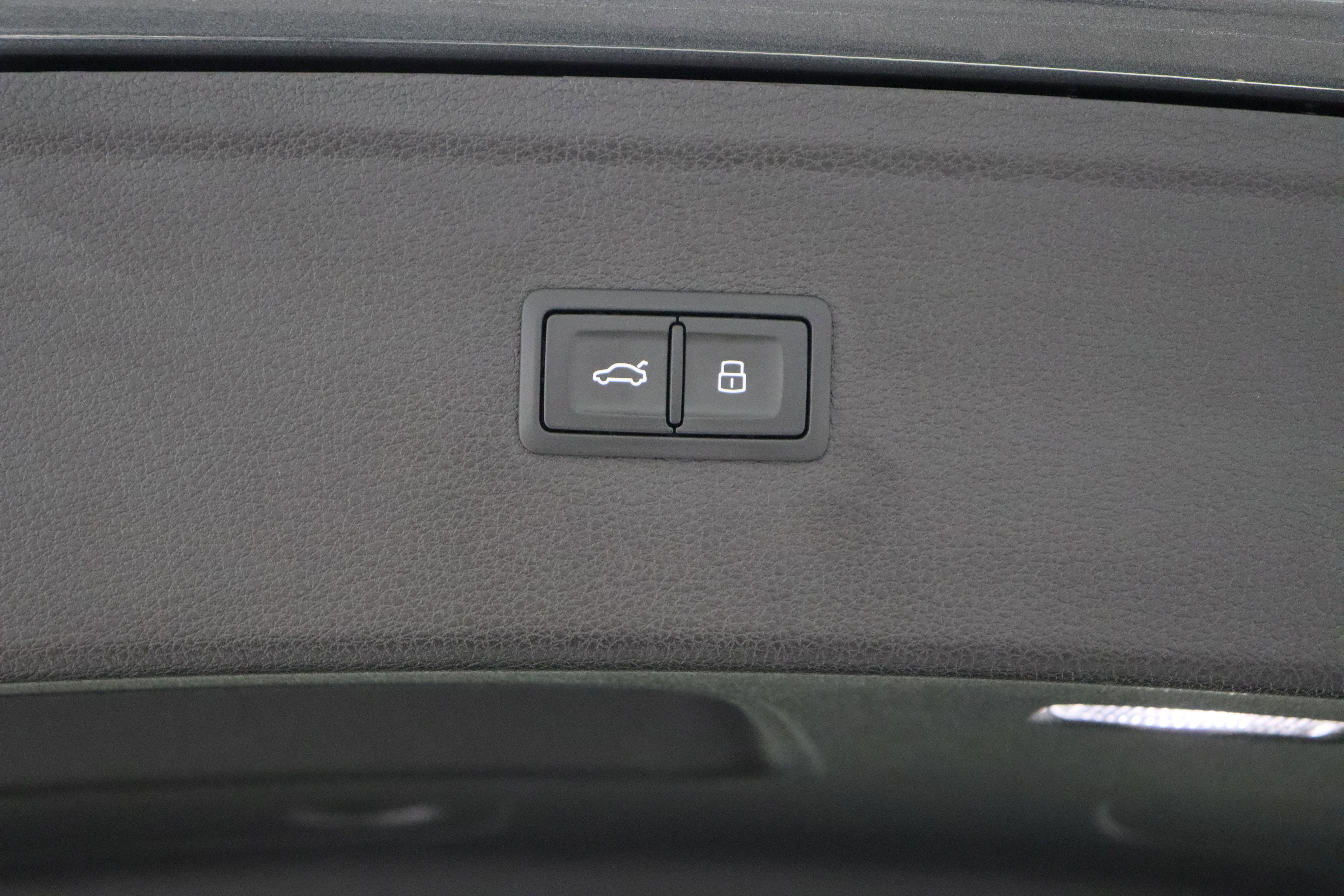 Used 2024 Audi SQ5 Prestige image 35